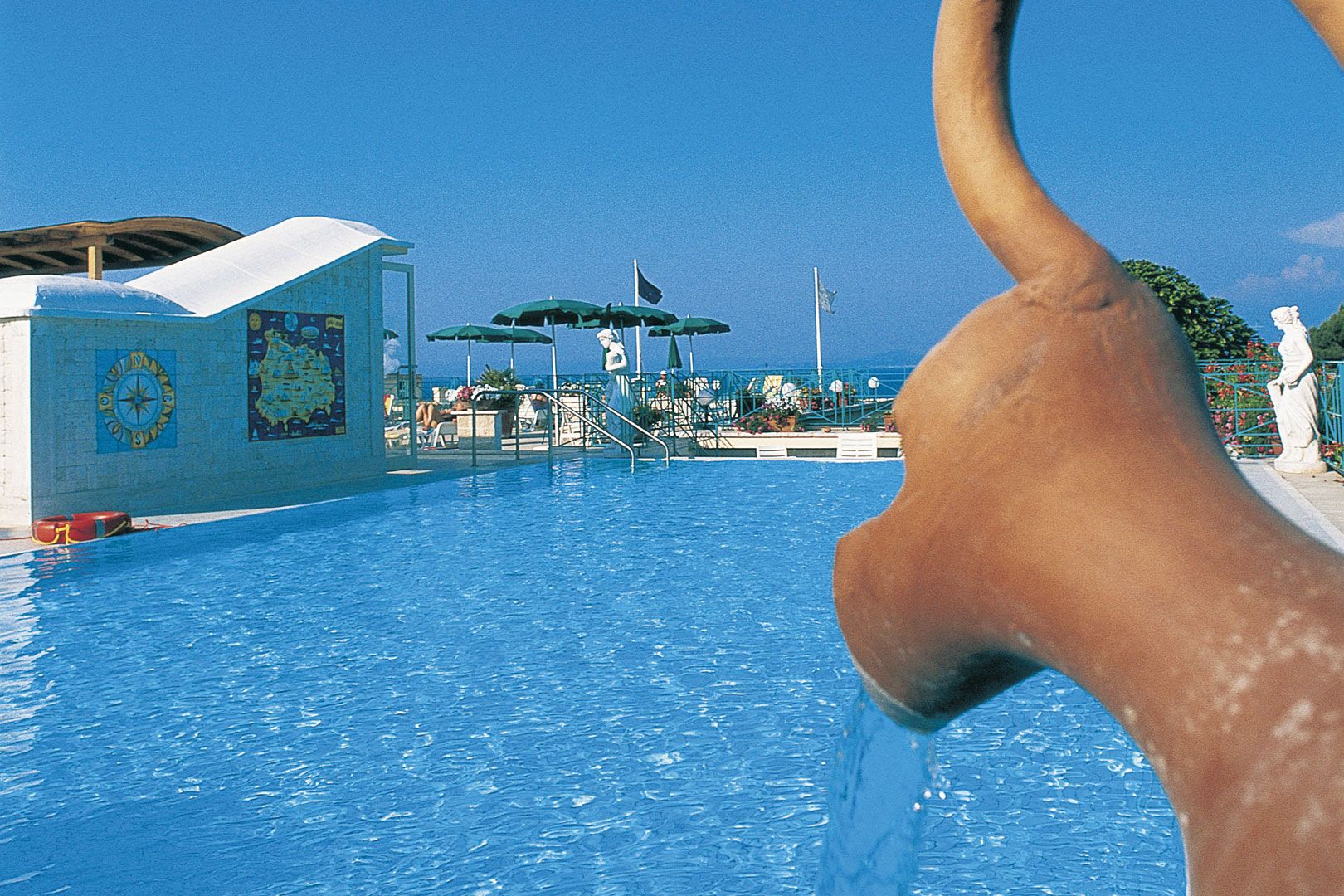 Hotel-Ischia-Grand-Hotel-Terme-di-Augusto-terme-piscina-esterna-1