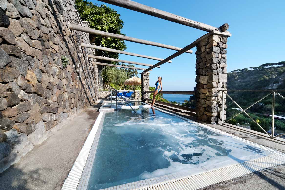 Hotel-san-lorenzo-lacco-ameno-ischia-terme-piscina-kneipp