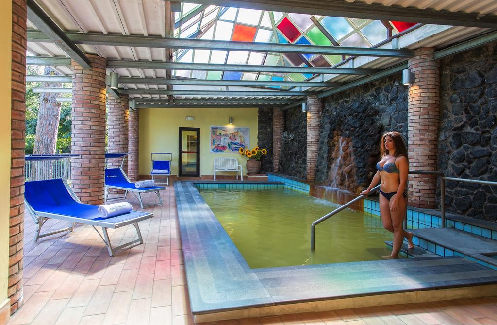 hotel-san-valentino-terme-ischia-piscina-interna-1