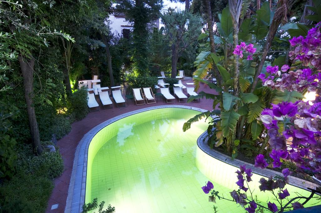 hotel-la-villarosa-ischia-piscina-1