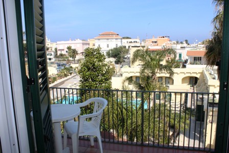 hotel-terme-puntadelsole-ischia-camera2small